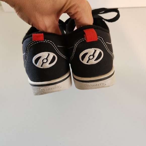 Heelys Black Pro 20 Boys Shoes Wheels Skater Youth Size 2 Wheel Sneakers - Picture 8 of 10